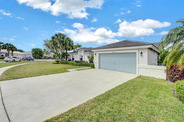 3833 Cypress Lake Dr, Lake Worth, FL 33467