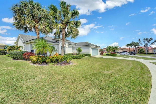 3833 Cypress Lake Dr, Lake Worth, FL 33467