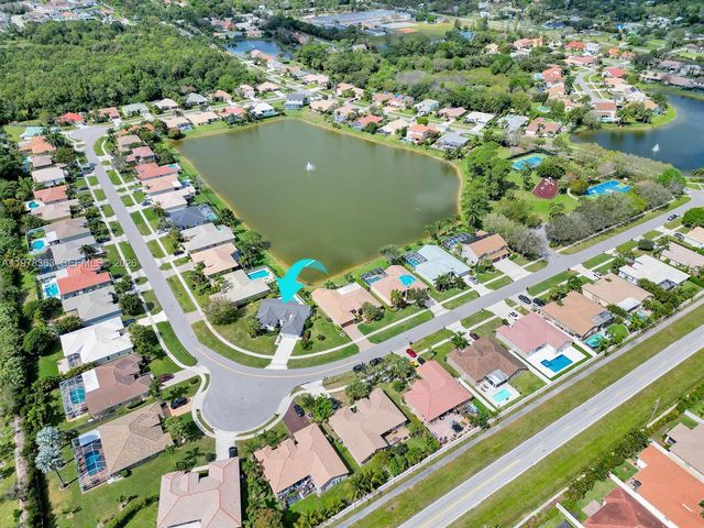 3833 Cypress Lake Dr, Lake Worth, FL 33467