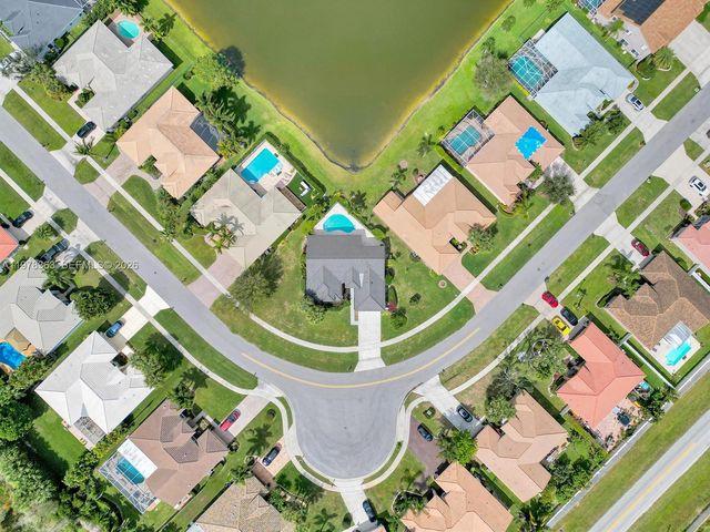 3833 Cypress Lake Dr, Lake Worth, FL 33467