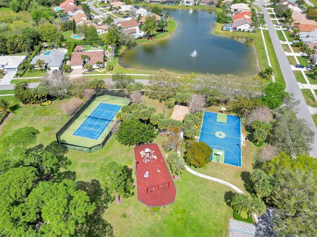 3833 Cypress Lake Dr, Lake Worth, FL 33467
