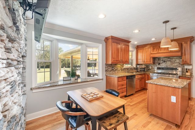 1108 Lakeview Dr, Ashland City, TN 37015