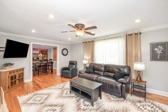 1108 Lakeview Dr, Ashland City, TN 37015