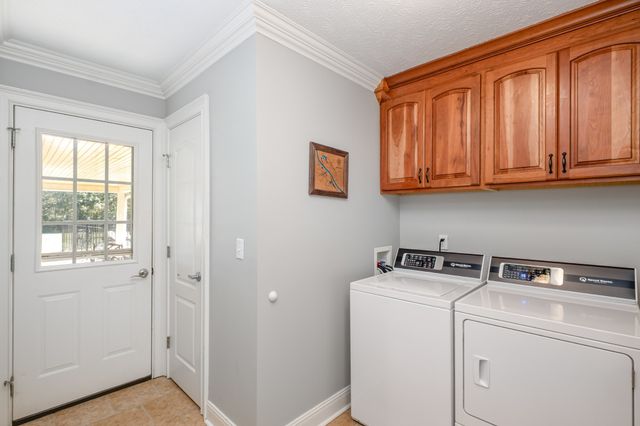 1108 Lakeview Dr, Ashland City, TN 37015