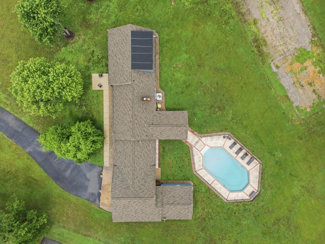 1108 Lakeview Dr, Ashland City, TN 37015