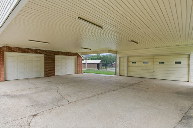 1108 Lakeview Dr, Ashland City, TN 37015