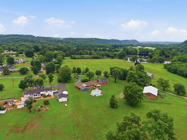 1108 Lakeview Dr, Ashland City, TN 37015