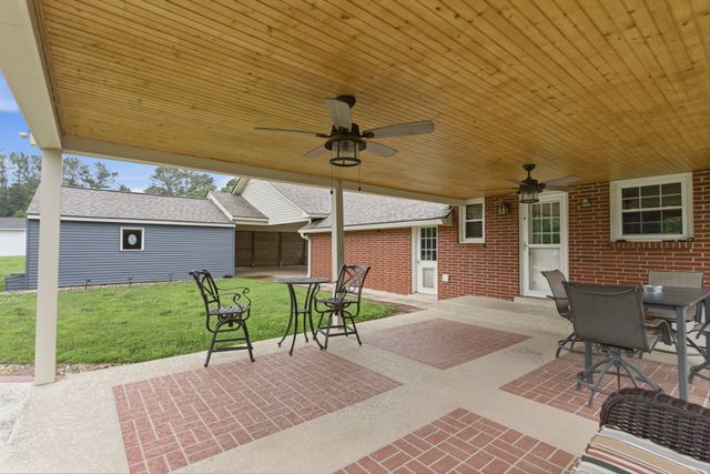 1108 Lakeview Dr, Ashland City, TN 37015