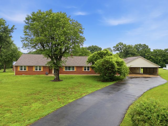 1108 Lakeview Dr, Ashland City, TN 37015