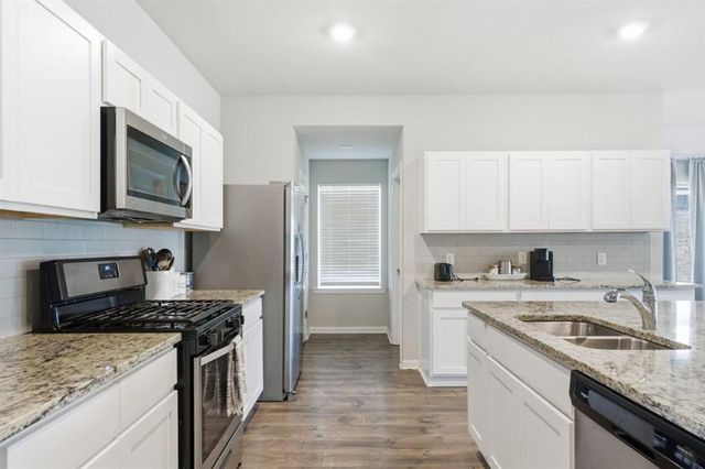 2218 Michele Ct, Lake Charles, LA 70607