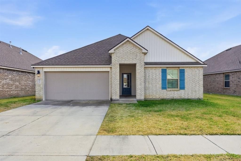 2218 Michele Ct, Lake Charles, LA 70607