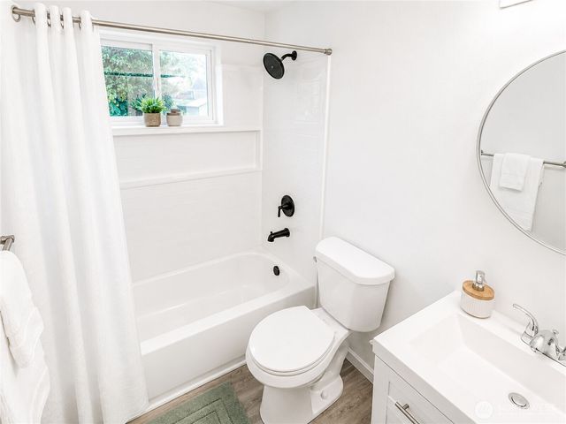9439 11th Avenue SW, Seattle, WA 98106