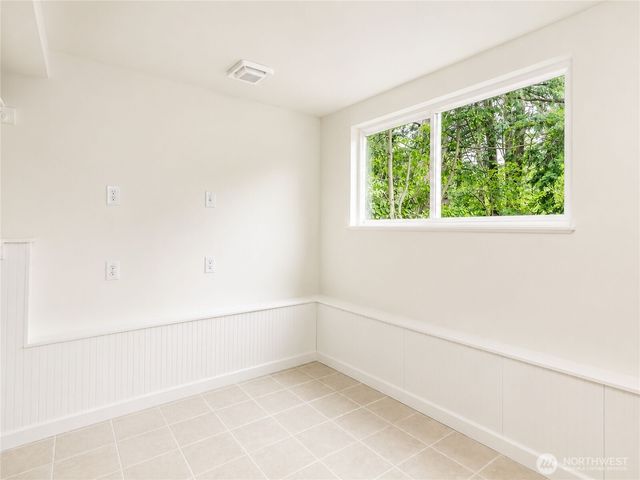 9439 11th Avenue SW, Seattle, WA 98106