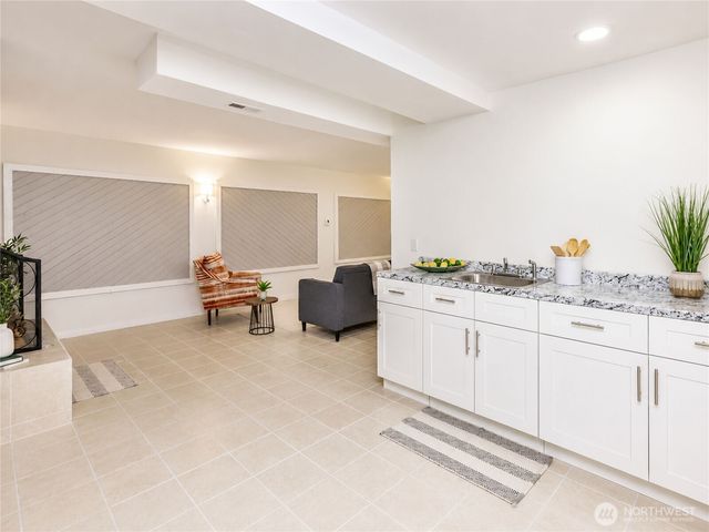 9439 11th Avenue SW, Seattle, WA 98106