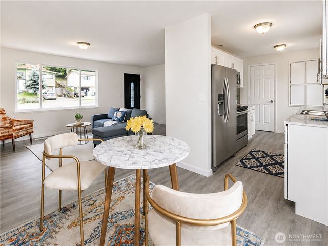 9439 11th Avenue SW, Seattle, WA 98106