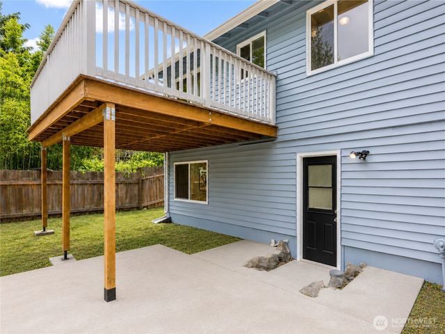 9439 11th Avenue SW, Seattle, WA 98106