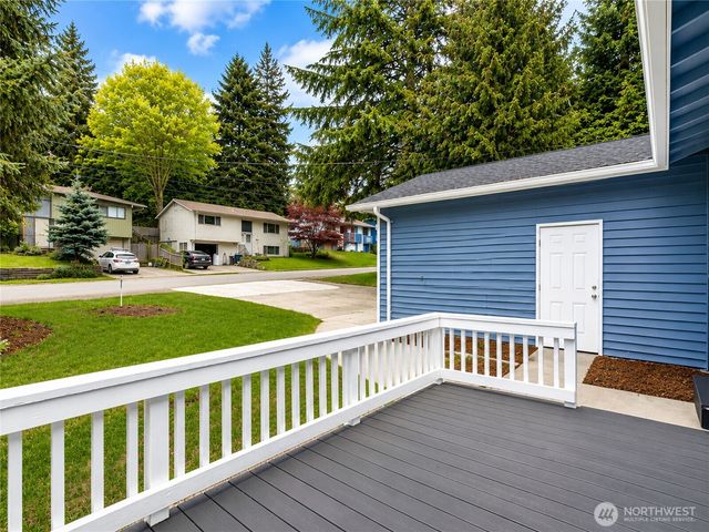 9439 11th Avenue SW, Seattle, WA 98106