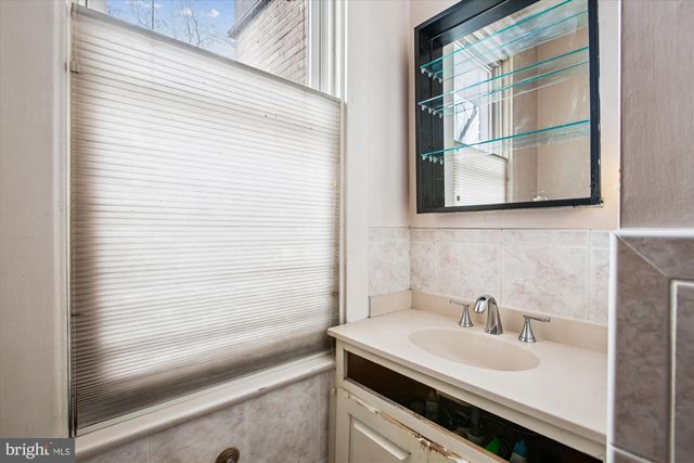 344 11TH ST SE, Washington, DC 20003