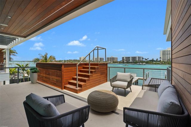 19709 Harbor Rd, Jupiter, FL 33469