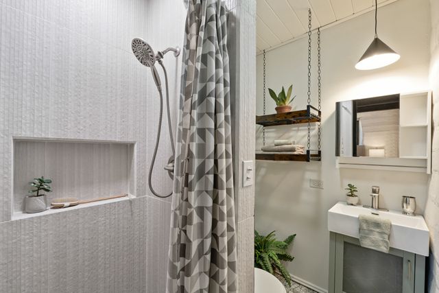 3 Maya Lane, White Rock, NM 87547