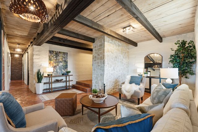 3 Maya Lane, White Rock, NM 87547