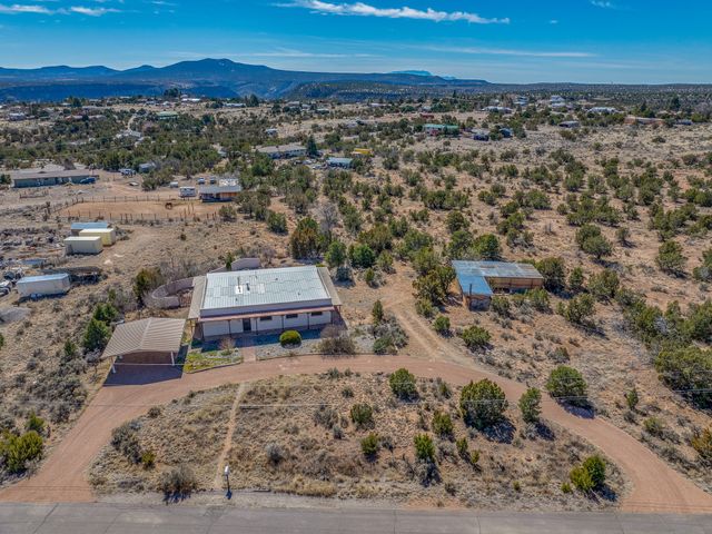 3 Maya Lane, White Rock, NM 87547