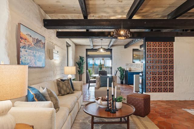 3 Maya Lane, White Rock, NM 87547