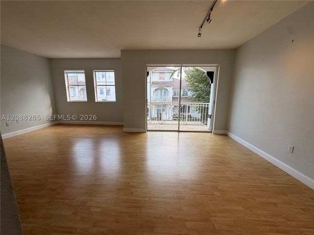 8838 W Flagler St 208, Miami, FL 33174