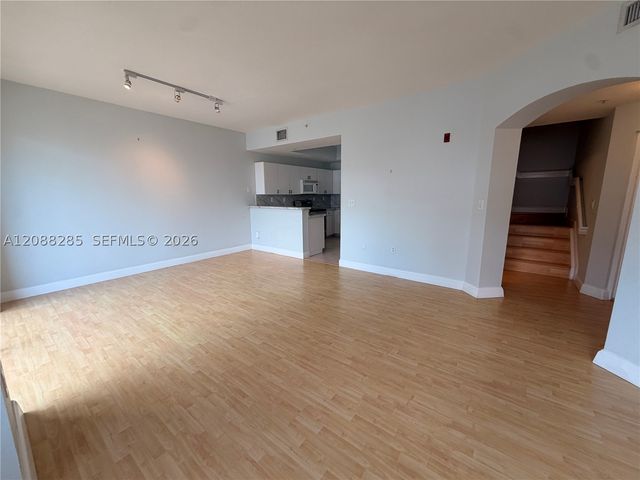 8838 W Flagler St 208, Miami, FL 33174