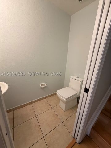 8838 W Flagler St 208, Miami, FL 33174