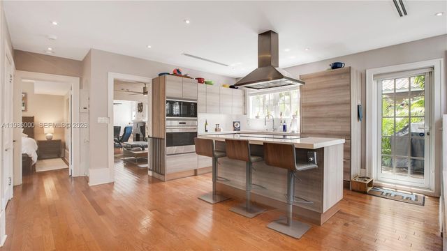 1147 Sorolla Ave, Coral Gables, FL 33134