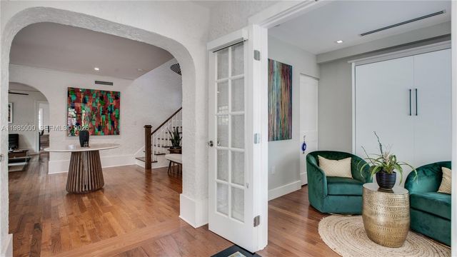 1147 Sorolla Ave, Coral Gables, FL 33134