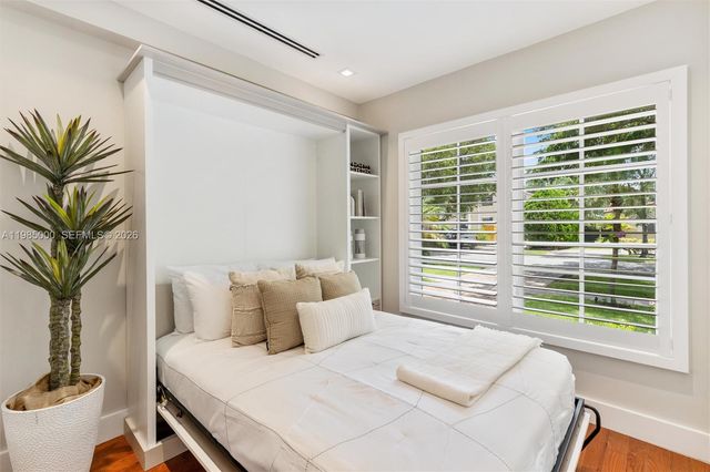 1147 Sorolla Ave, Coral Gables, FL 33134