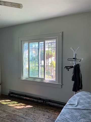 137 E Roosevelt Avenue, Roosevelt, NY 11575
