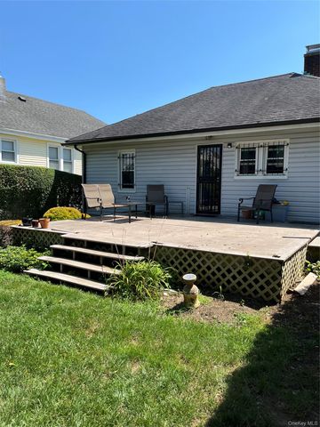 137 E Roosevelt Avenue, Roosevelt, NY 11575