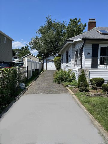 137 E Roosevelt Avenue, Roosevelt, NY 11575