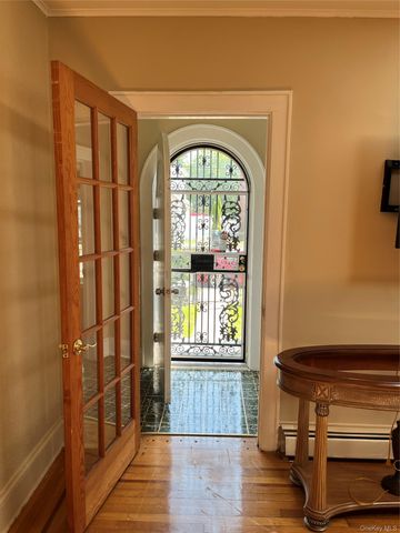 137 E Roosevelt Avenue, Roosevelt, NY 11575