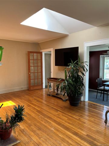 137 E Roosevelt Avenue, Roosevelt, NY 11575