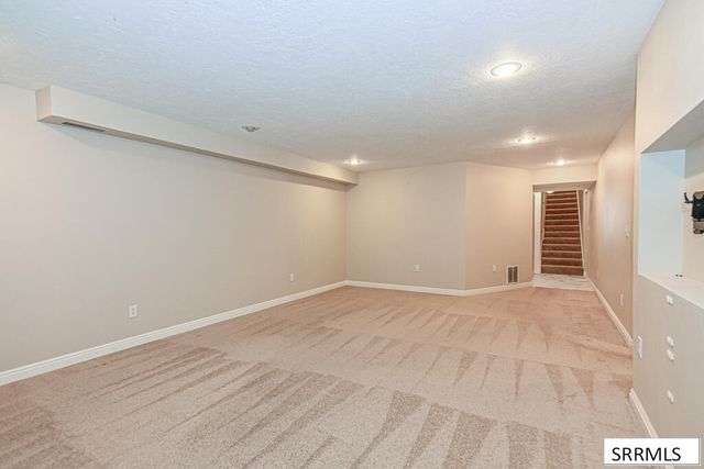 1230 S Higbee Avenue, Idaho Falls, ID 83404