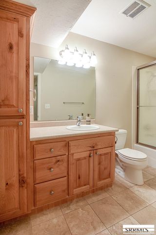 1230 S Higbee Avenue, Idaho Falls, ID 83404