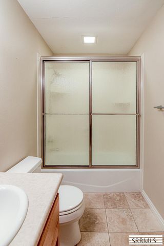 1230 S Higbee Avenue, Idaho Falls, ID 83404