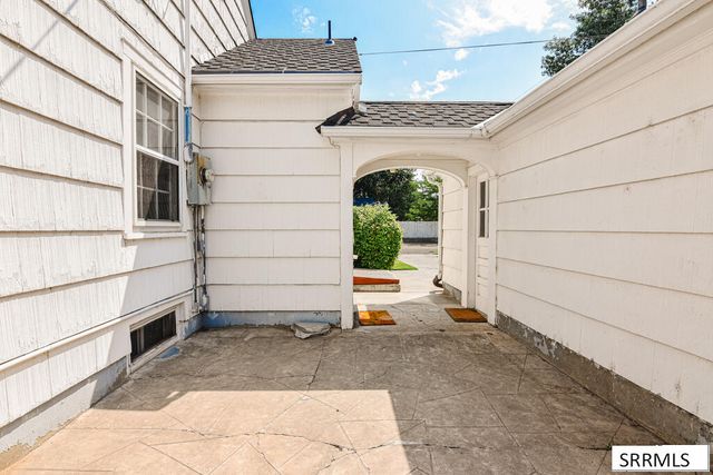 1230 S Higbee Avenue, Idaho Falls, ID 83404