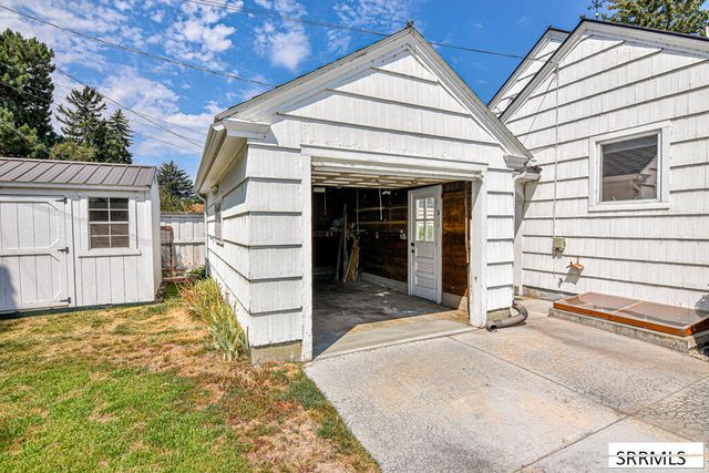 1230 S Higbee Avenue, Idaho Falls, ID 83404
