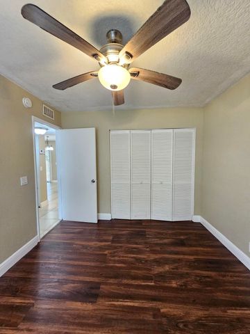 1581 Balfour Point Drive A, West Palm Beach, FL 33411