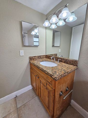 1581 Balfour Point Drive A, West Palm Beach, FL 33411