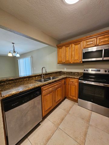 1581 Balfour Point Drive A, West Palm Beach, FL 33411