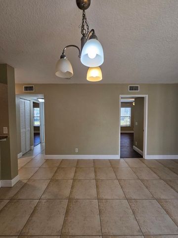 1581 Balfour Point Drive A, West Palm Beach, FL 33411