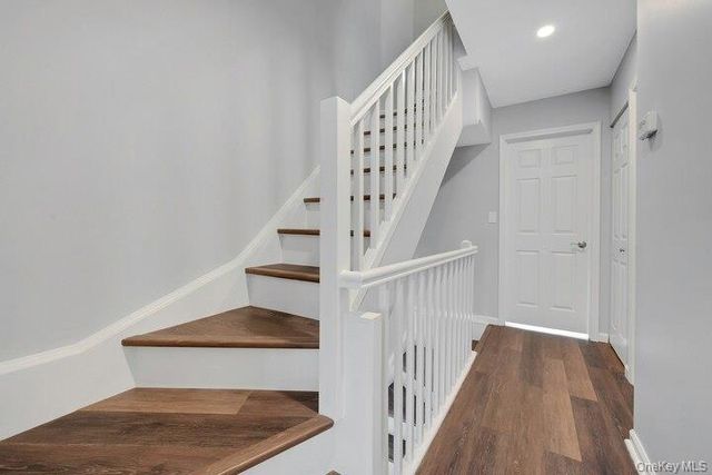 202 Park Ridge Lane, White Plains, NY 10603