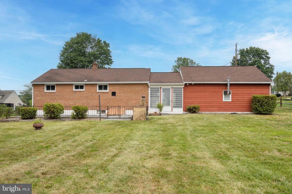2518 RHOADS, Gilbertsville, PA 19525