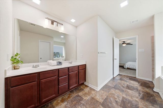 15614 S Early Dusk Circle, Houston, TX 77044